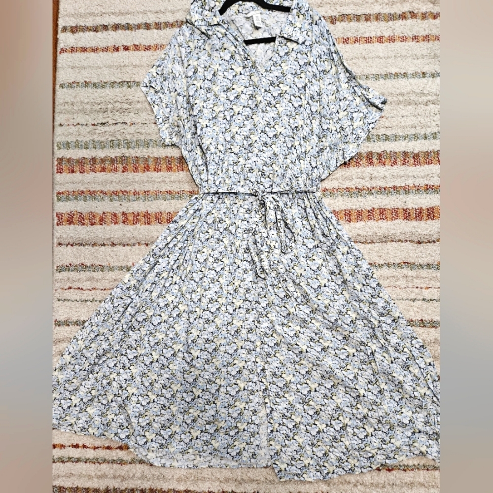 Plus size floral long shirt dress.